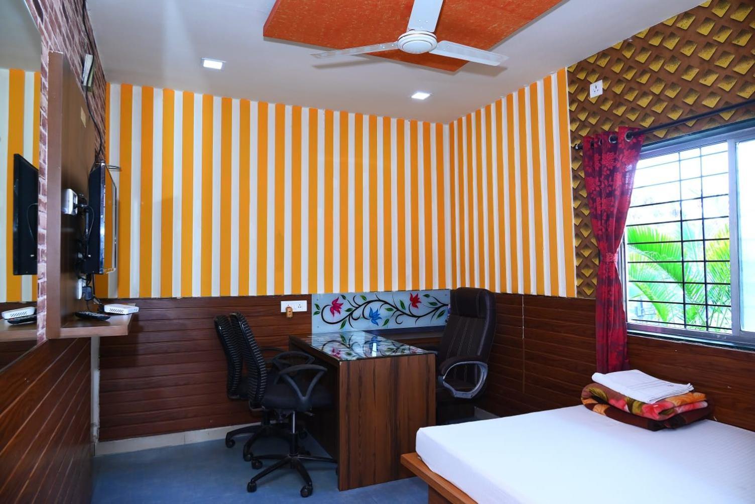 P P Lodging Mangvadi 외부 사진
